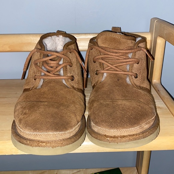COPY - MENS UGG Boot - Picture 2 of 4